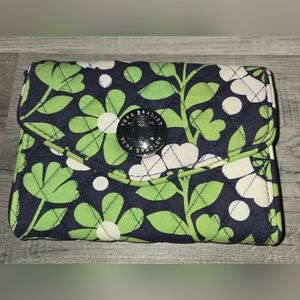 Vera Bradley Green Floral Smartphone Wallet Minor Flaws